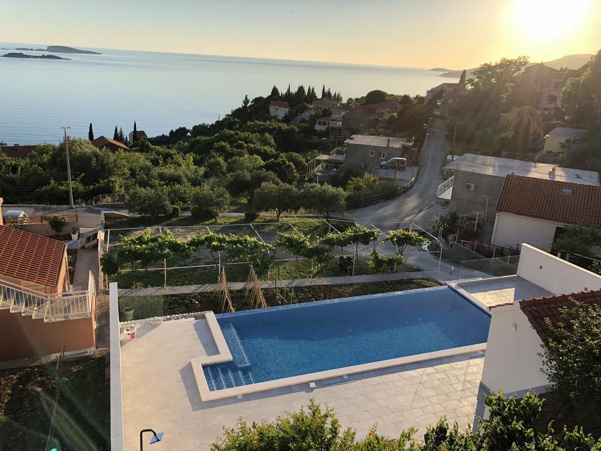 Apartment Apartmani Ana